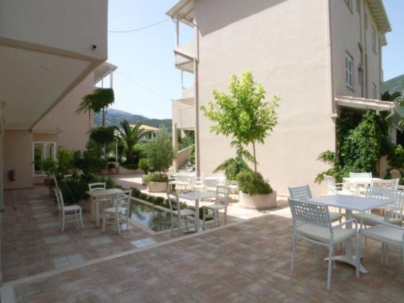 Happyland Hotel Apartments 니드리 외부 사진