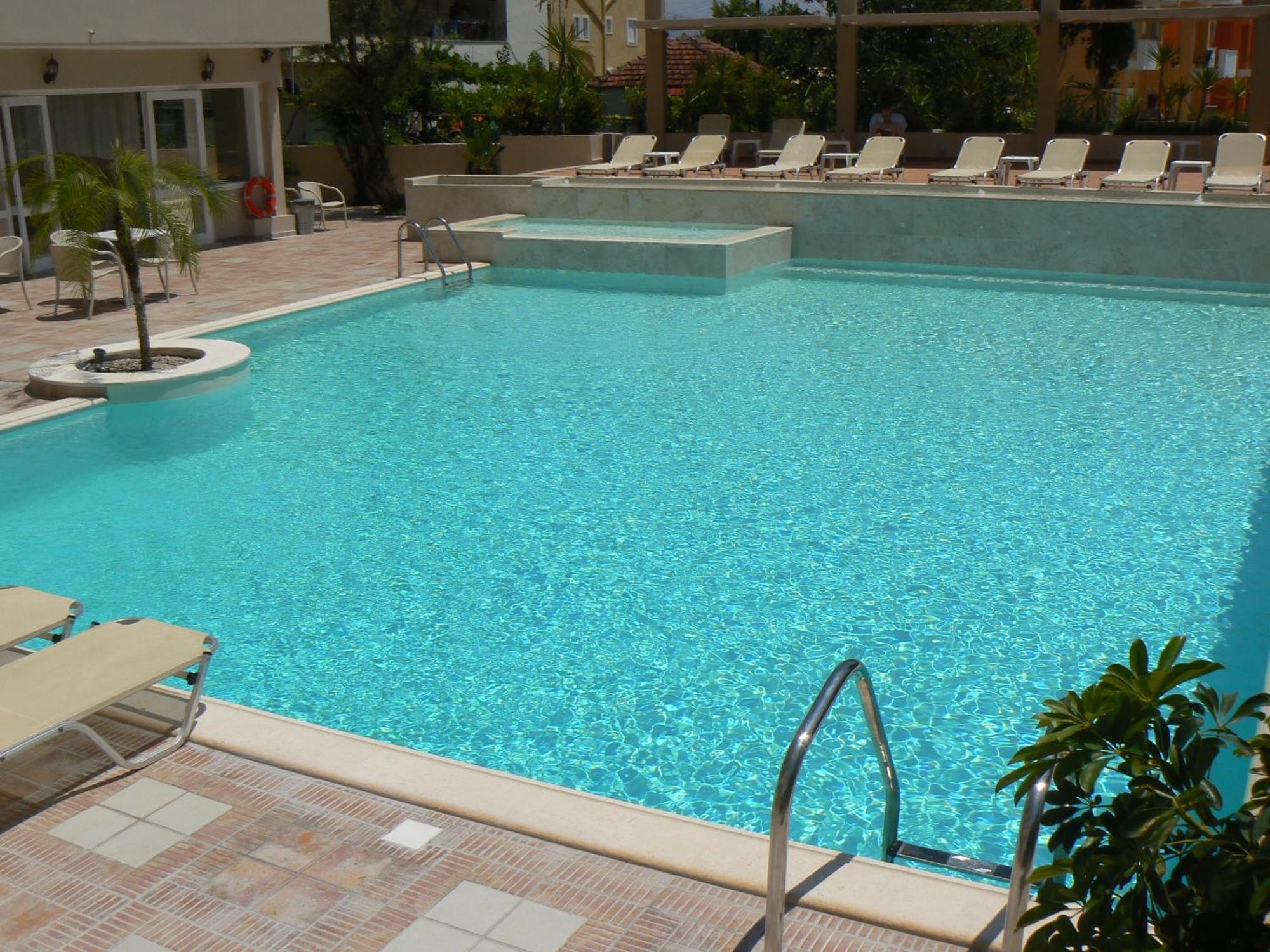 Happyland Hotel Apartments 니드리 외부 사진