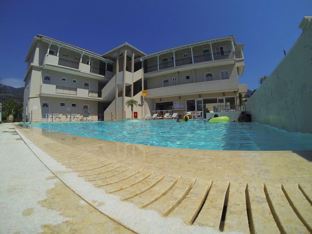 Happyland Hotel Apartments 니드리 외부 사진
